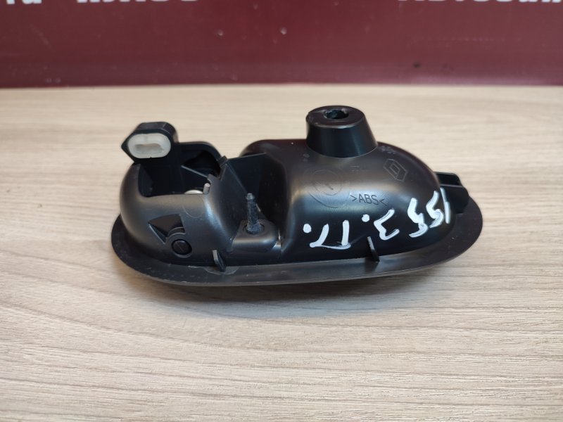 Внутренняя ручка     двери