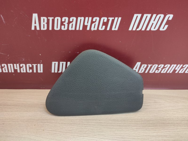 Крышка блока предохранителей салона