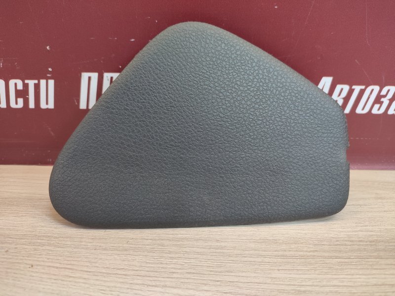 Крышка блока предохранителей салона