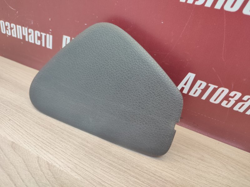 Крышка блока предохранителей салона