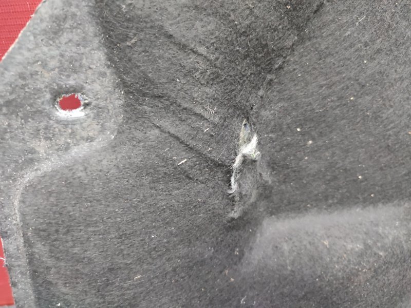 Обшивка капота