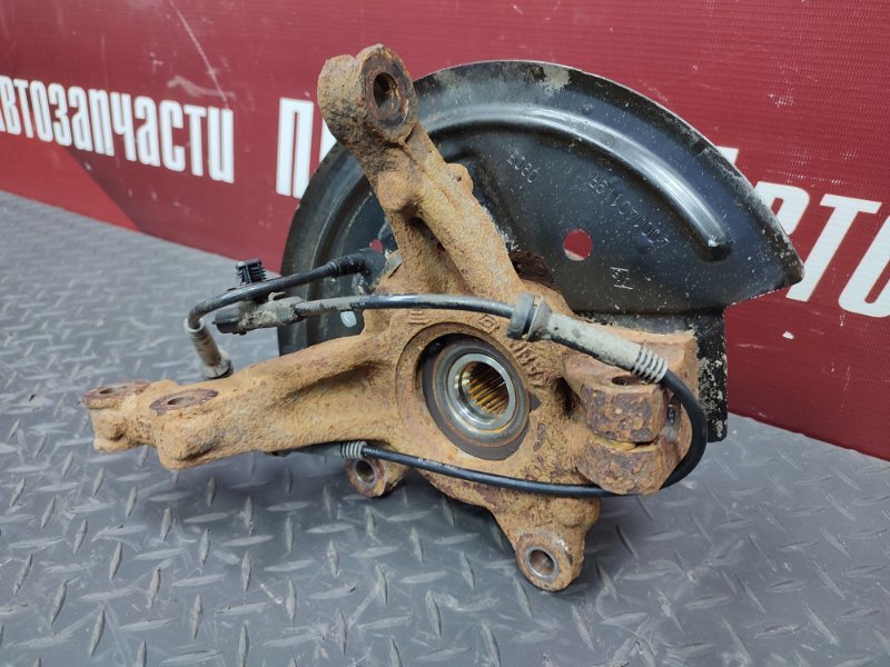 Кулак поворотный