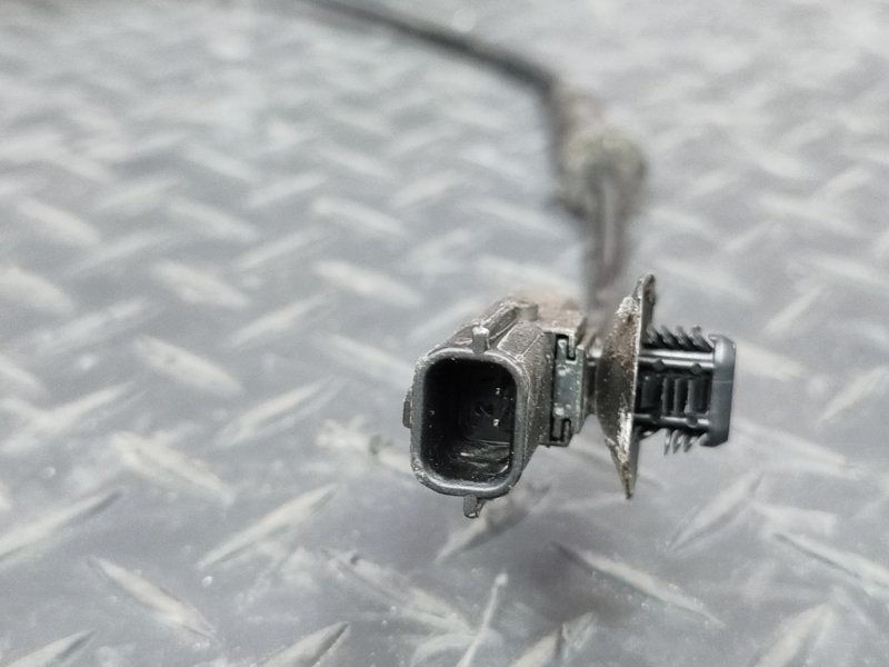 Кулак поворотный