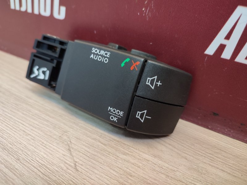 Джойстик управления магнитолой