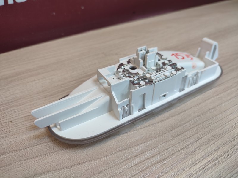 плафон освещения салона