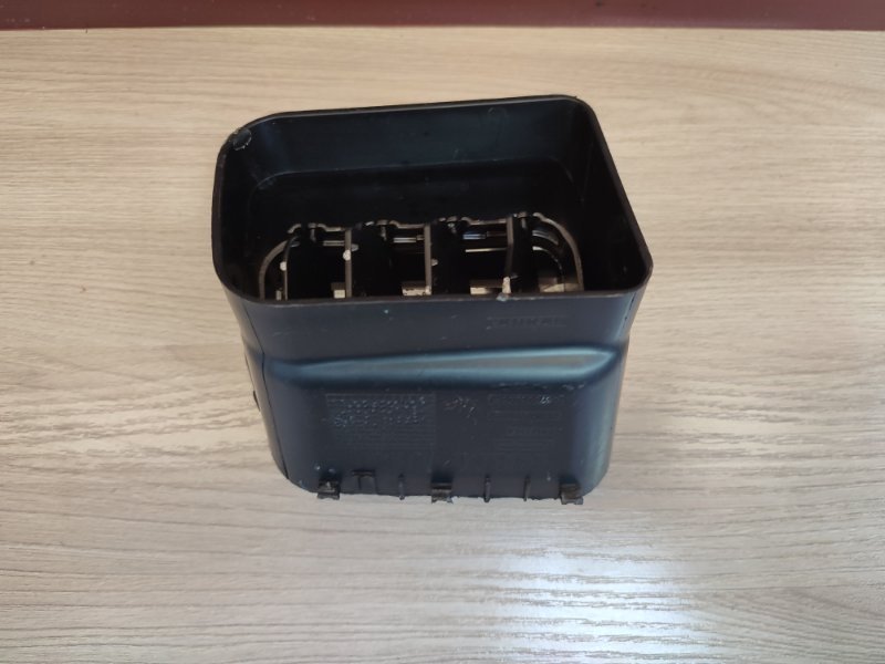 Дефлектор воздушный