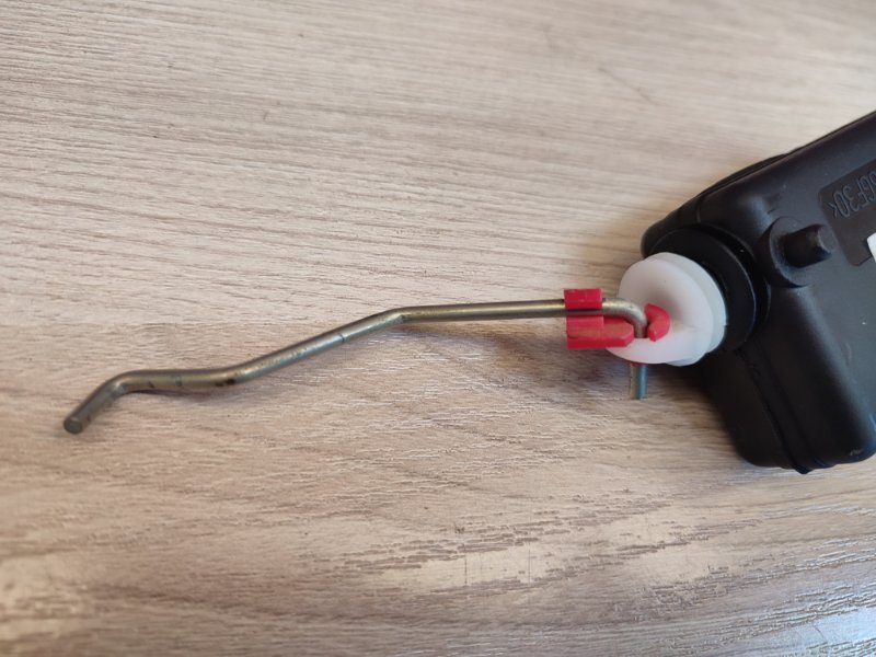 Привод замка багажника