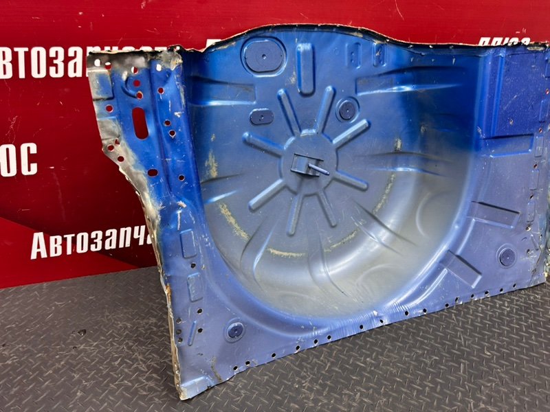 Ниша запасного колеса