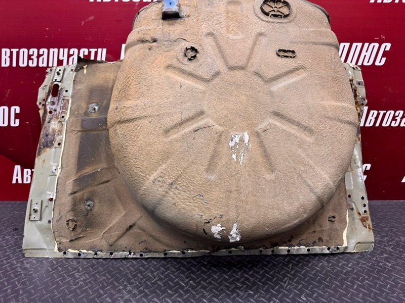 Ниша запасного колеса