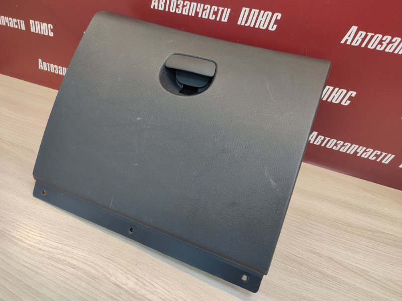 Крышка бардачка