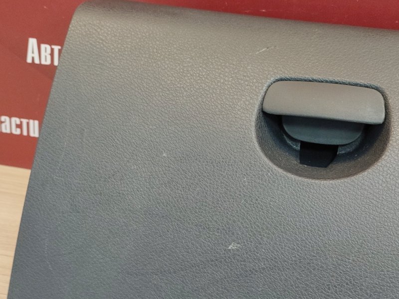 Крышка бардачка