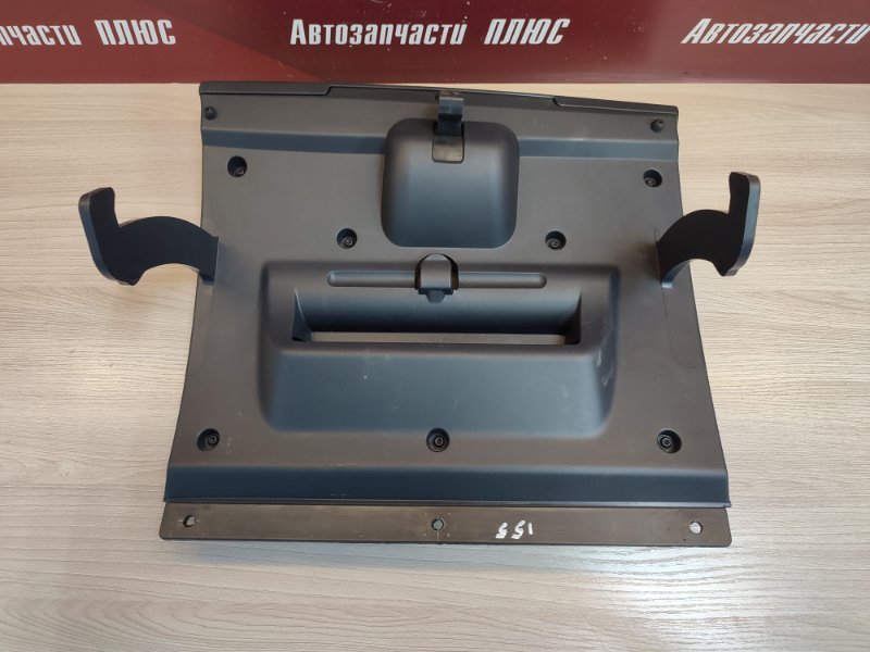 Крышка бардачка