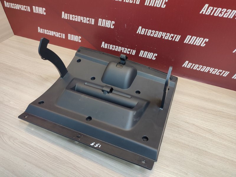 Крышка бардачка