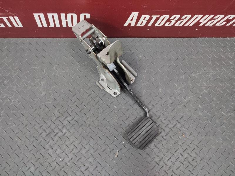 Педаль тормоза