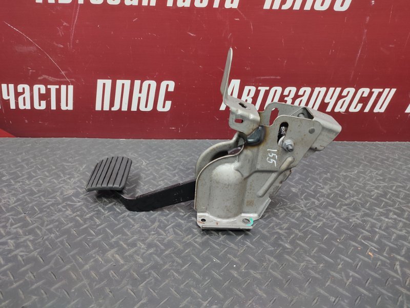 Педаль тормоза