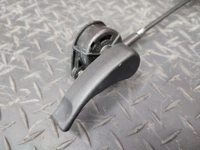 Трос замка капота