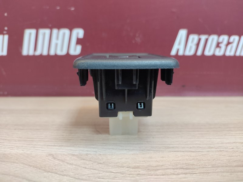 Кнопка стеклоподъемника