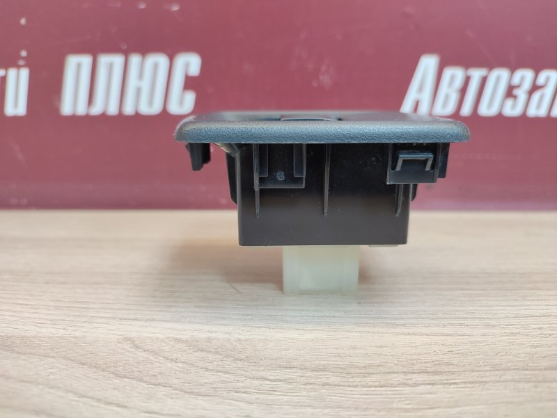 Кнопка стеклоподъемника