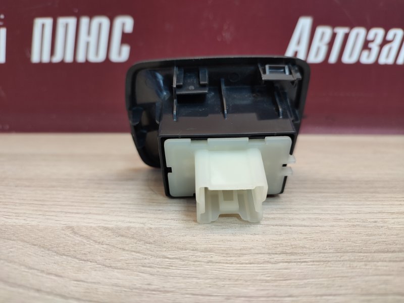 Кнопка стеклоподъемника