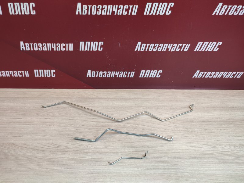 Тяга замка двери