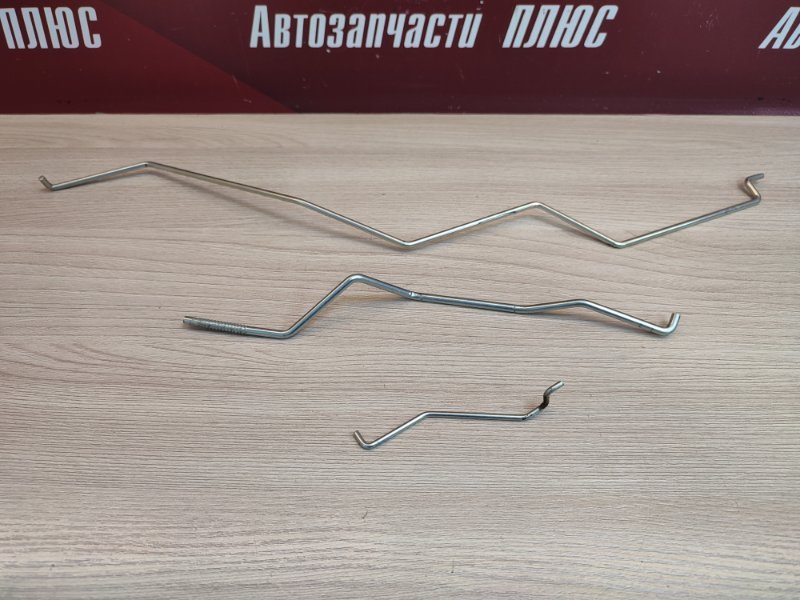 Тяга замка двери