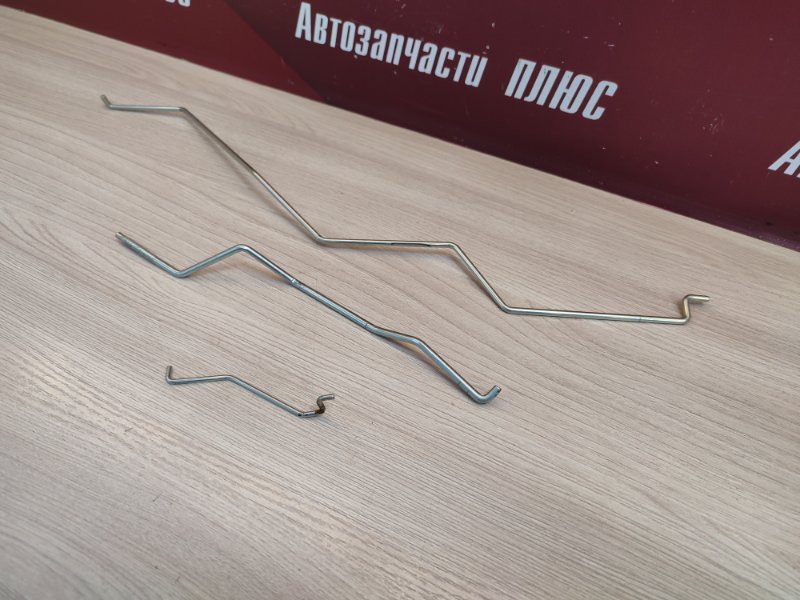 Тяга замка двери