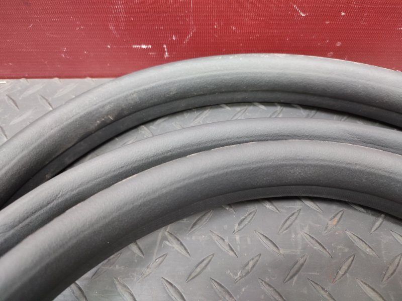 Уплотнитель проема      двери