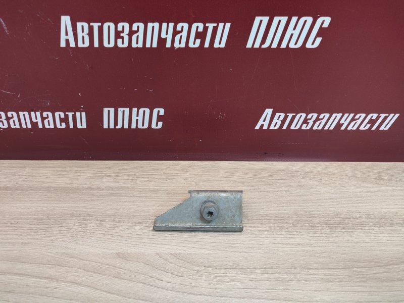 Крепление акб