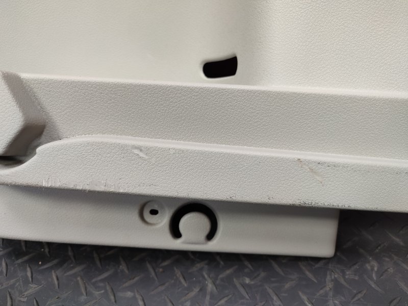 Держатель задней полки