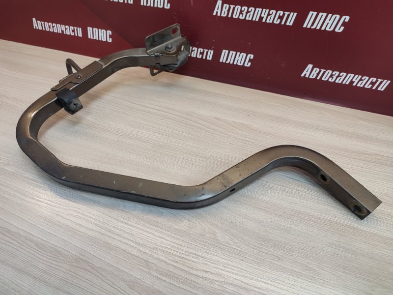 Петля крышки багажника