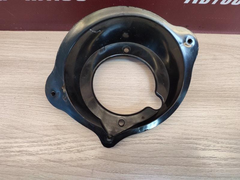 Горловина лючка бензобака