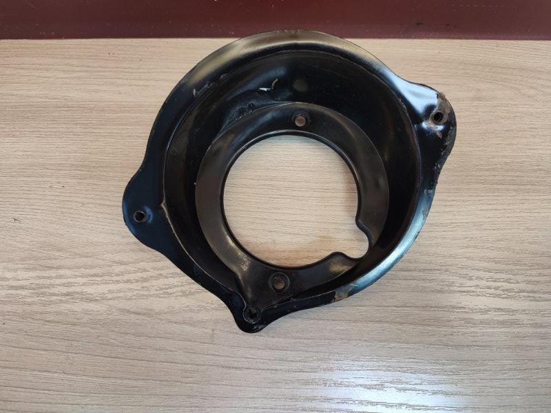 Горловина лючка бензобака