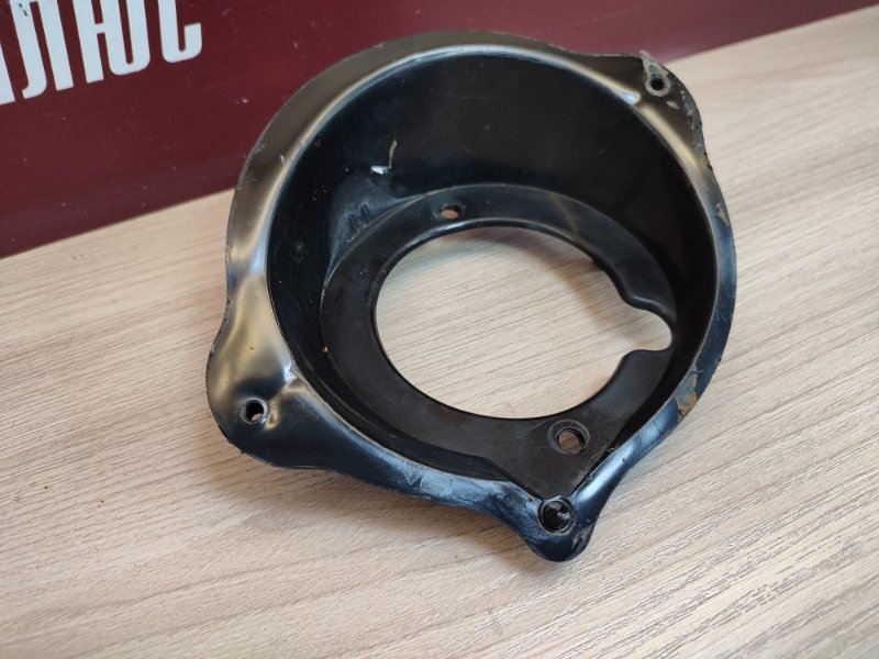 Горловина лючка бензобака