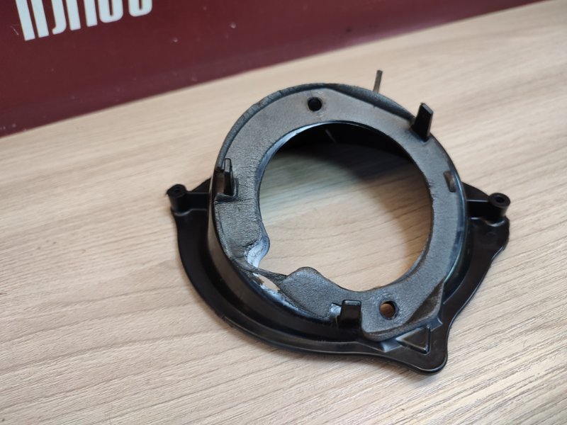 Горловина лючка бензобака