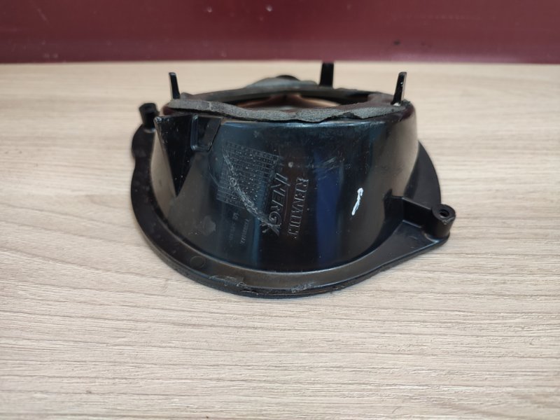 Горловина лючка бензобака