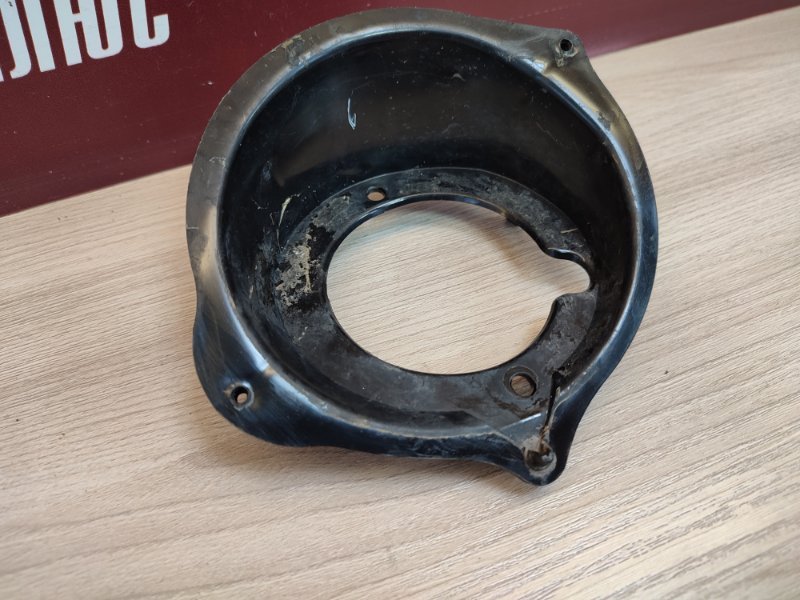 Горловина лючка бензобака