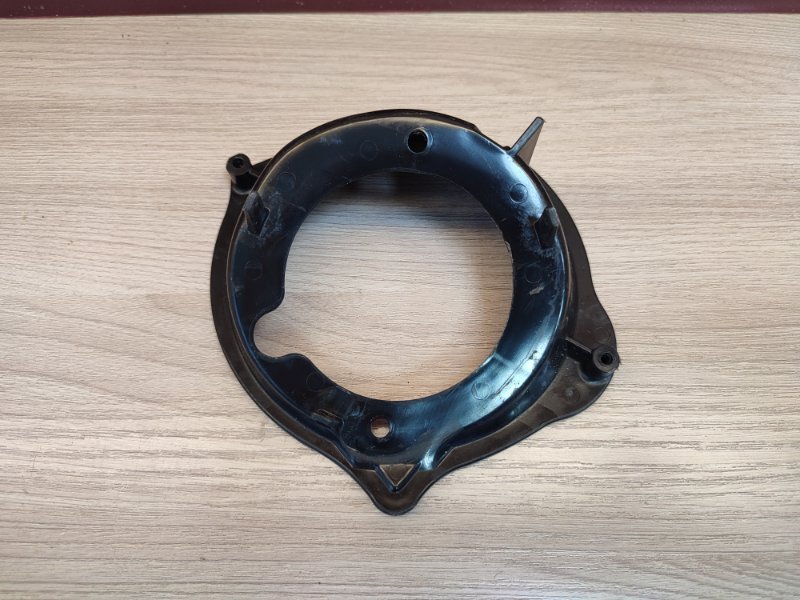 Горловина лючка бензобака