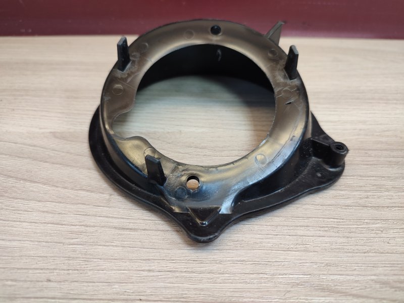 Горловина лючка бензобака