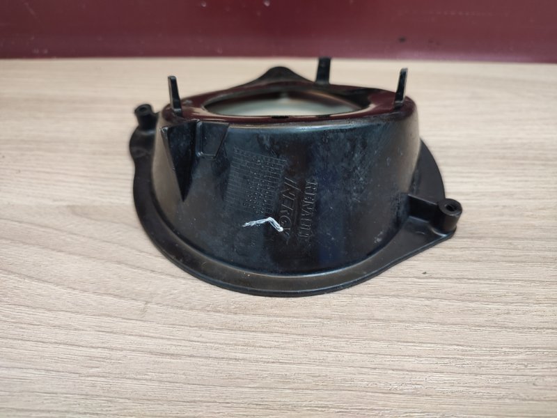 Горловина лючка бензобака