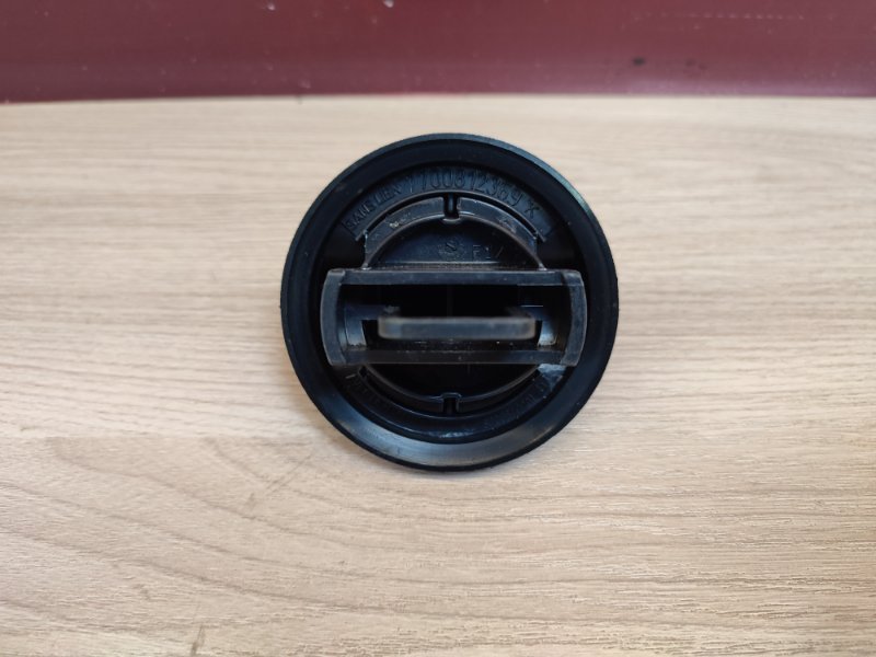 Крышка топливного бака