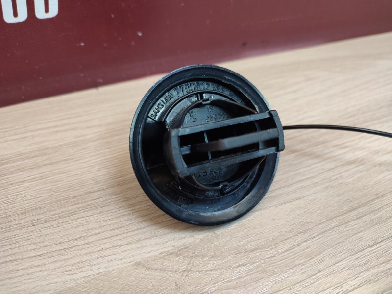 Крышка топливного бака