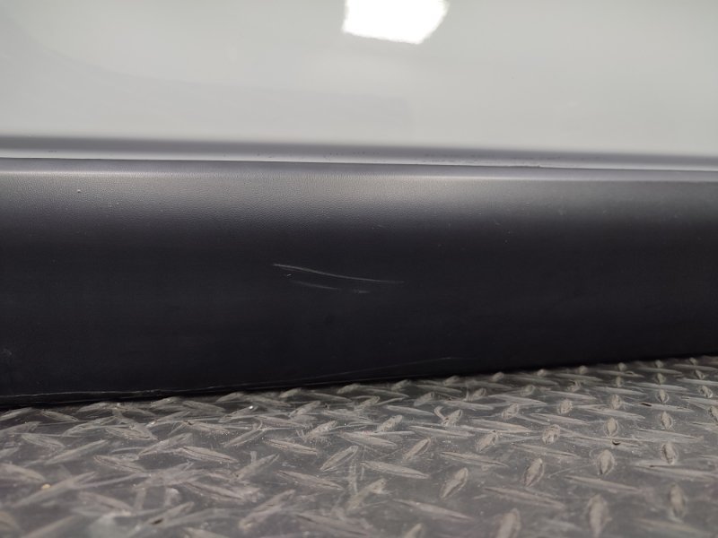 Дверь боковая