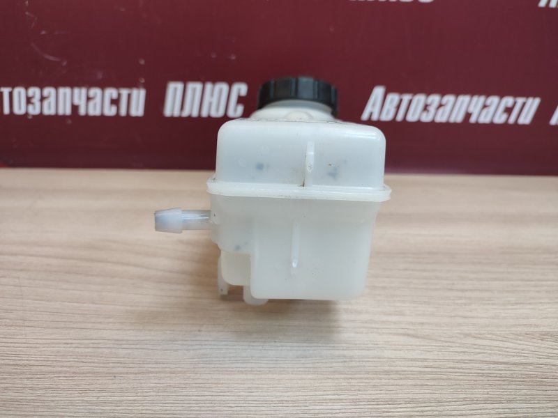 Бачок главного тормозного цилиндра