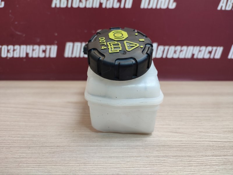 Бачок главного тормозного цилиндра