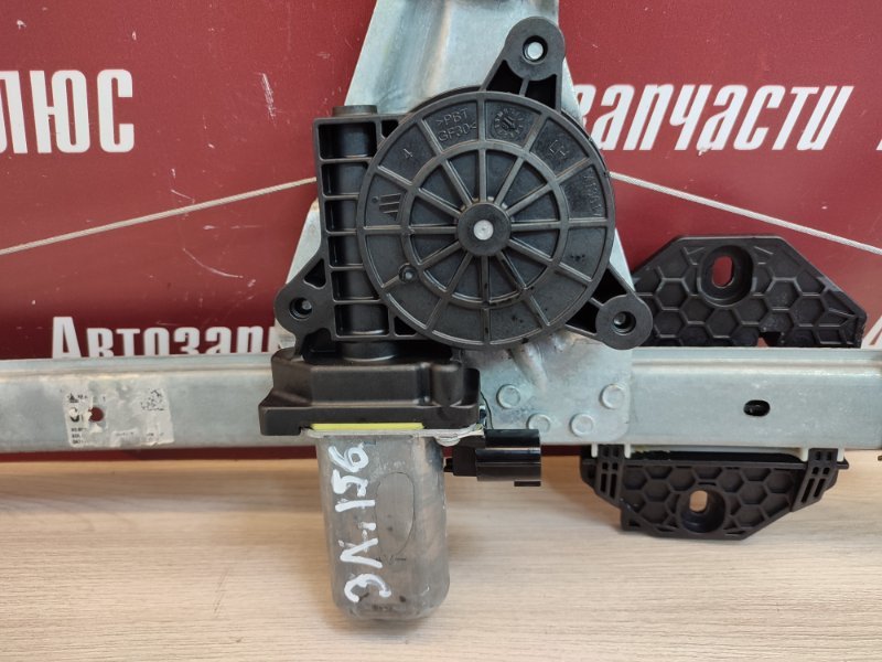 Стеклоподъемник    двери