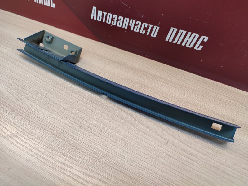 Направляющая стекла двери