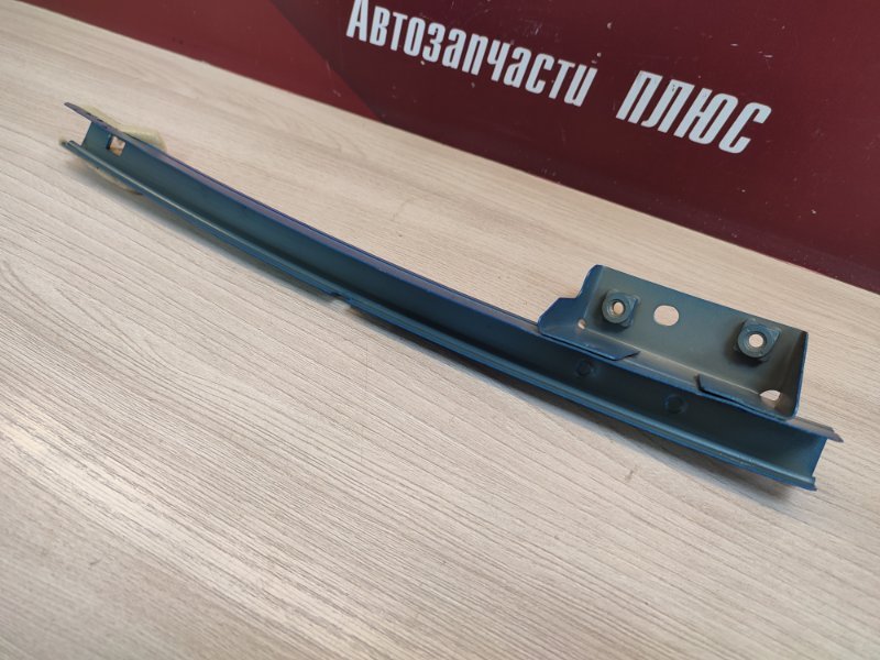 Направляющая стекла двери