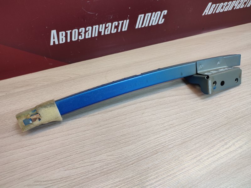 Направляющая стекла двери