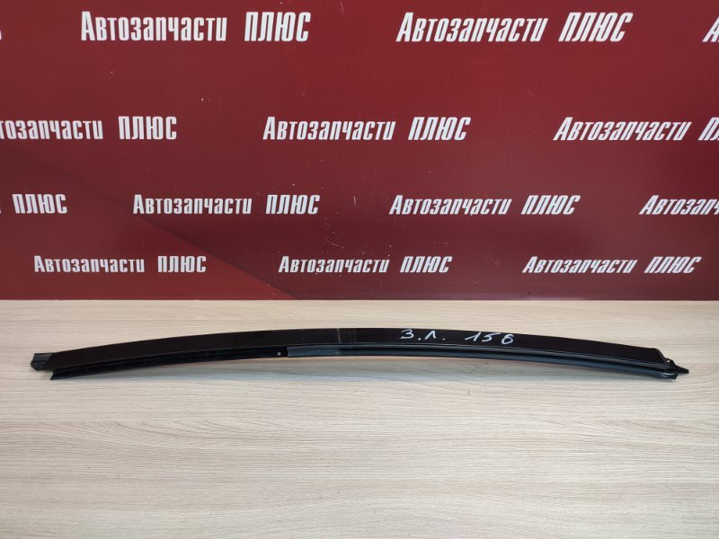 Направляющая стекла двери