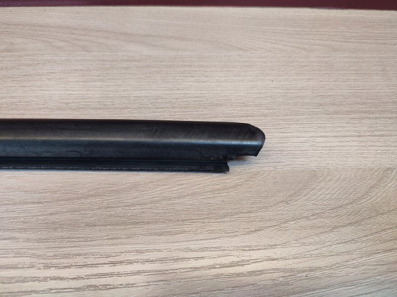 Уплотнитель стекла двери внешний